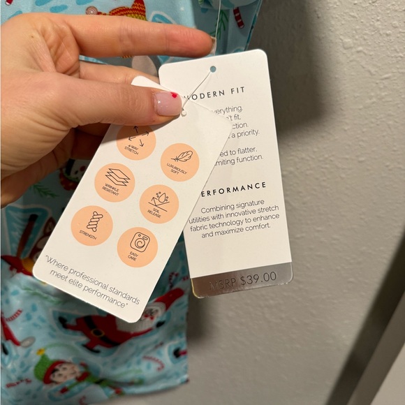 NEW scrub top bundle sz M - Picture 2 of 6